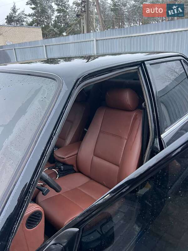 Седан BMW 3 Series 1987 в Сарнах