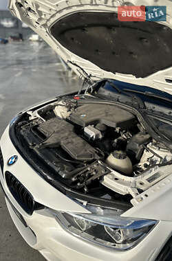 Седан BMW 3 Series 2015 в Киеве
