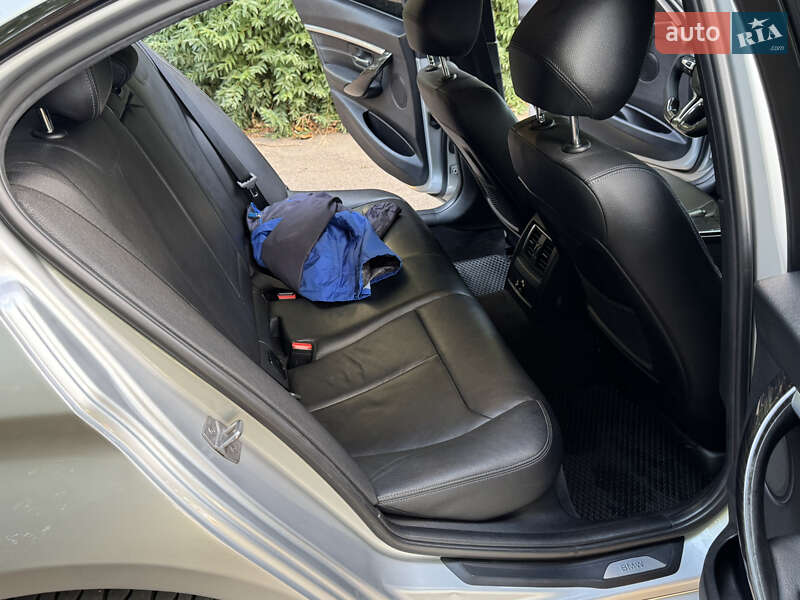 Седан BMW 3 Series 2015 в Одессе