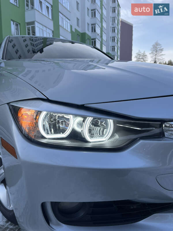 Седан BMW 3 Series 2013 в Новояворівську