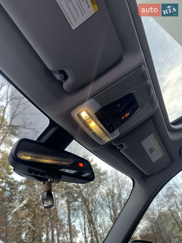 Седан BMW 3 Series 2013 в Новояворівську