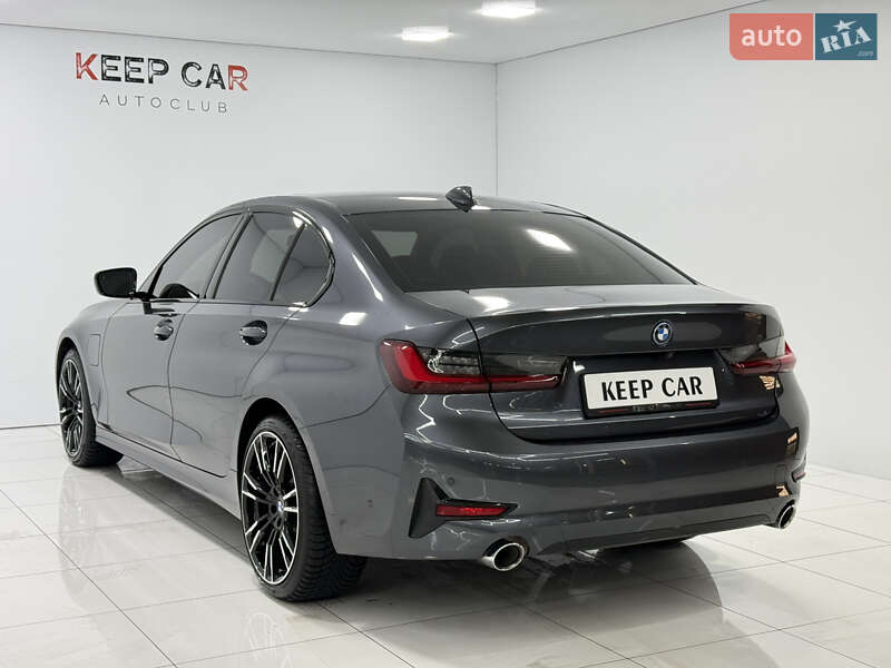 Седан BMW 3 Series 2022 в Одессе
