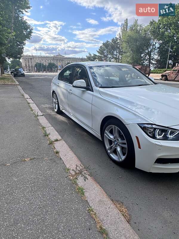 Седан BMW 3 Series 2015 в Николаеве