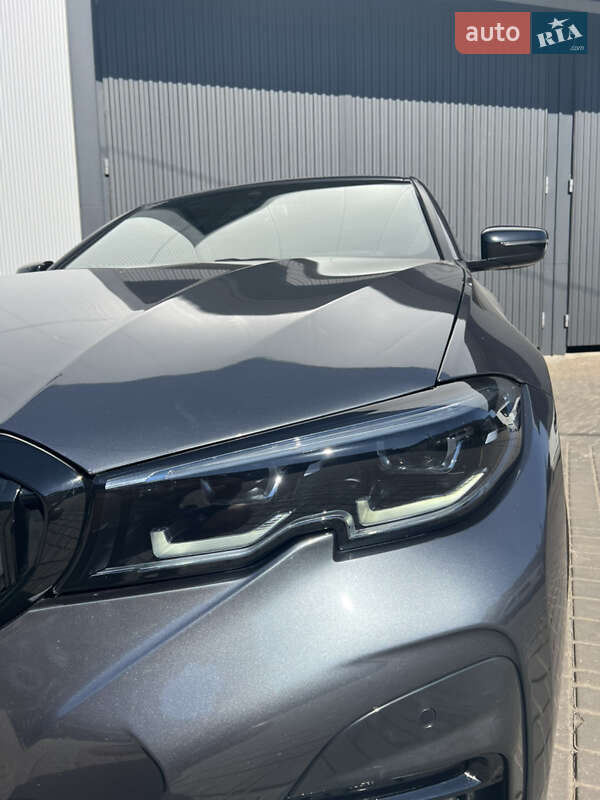 Седан BMW 3 Series 2022 в Львове