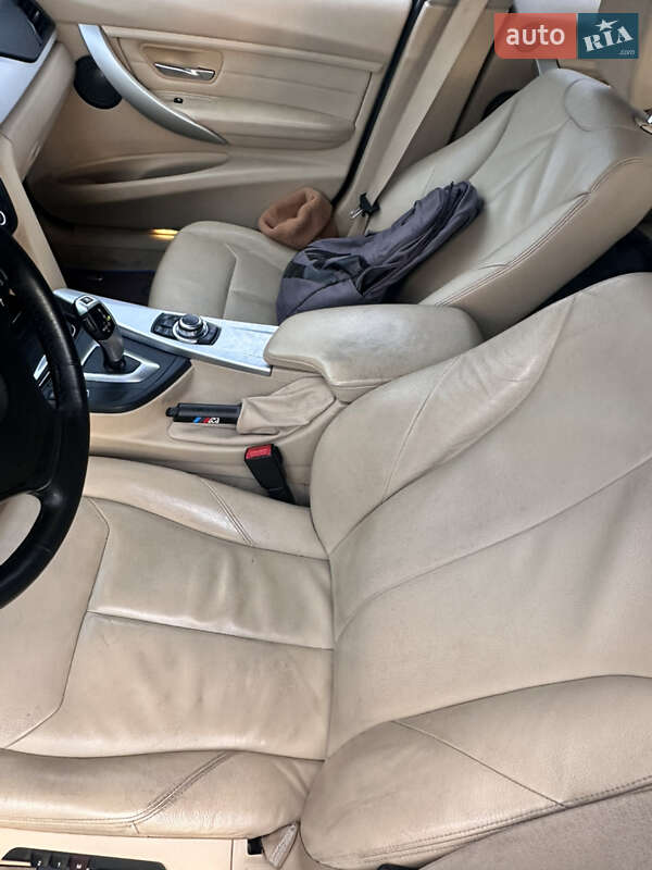 Седан BMW 3 Series 2013 в Буче