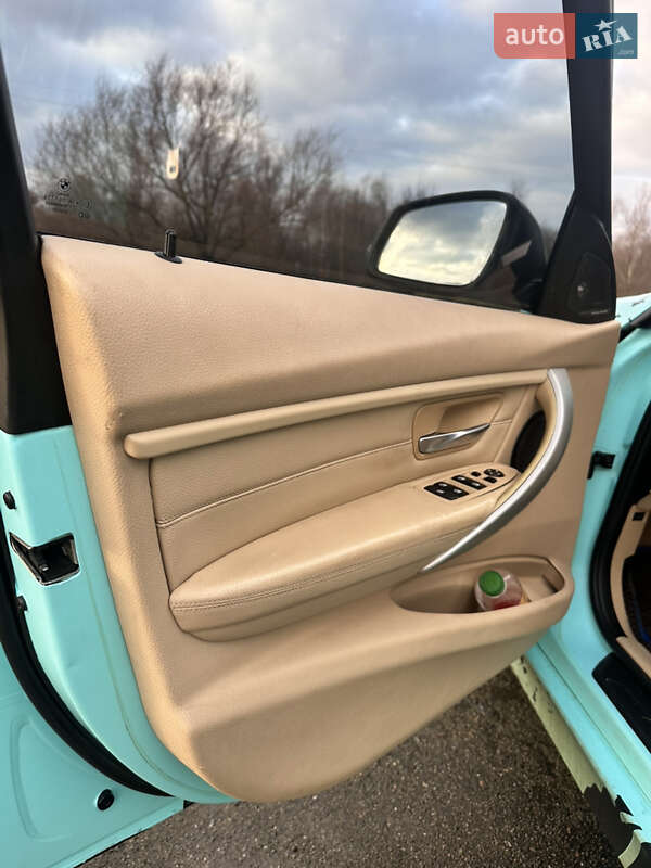 Седан BMW 3 Series 2013 в Буче