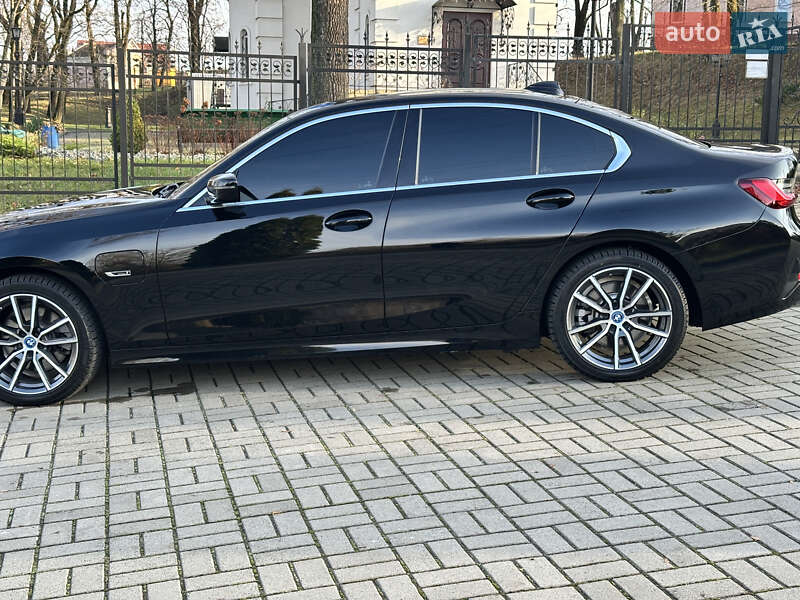 Седан BMW 3 Series 2022 в Києві