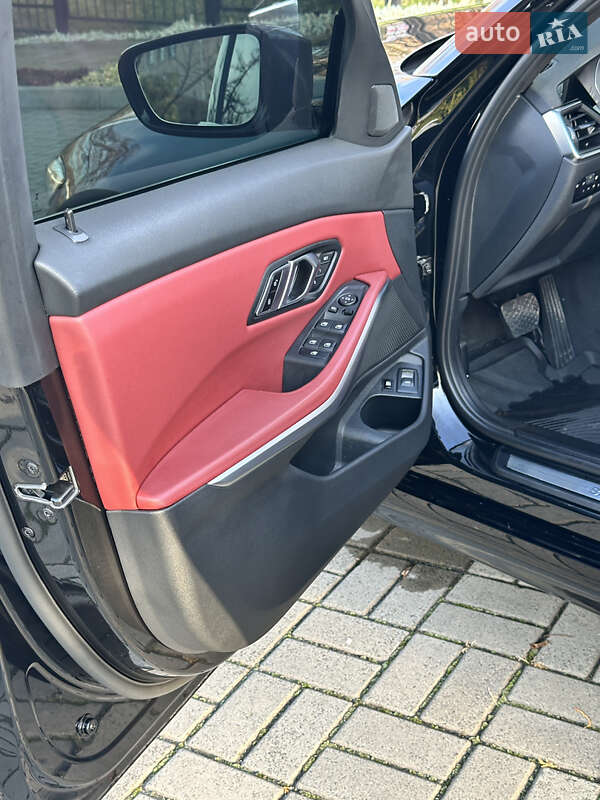 Седан BMW 3 Series 2022 в Києві