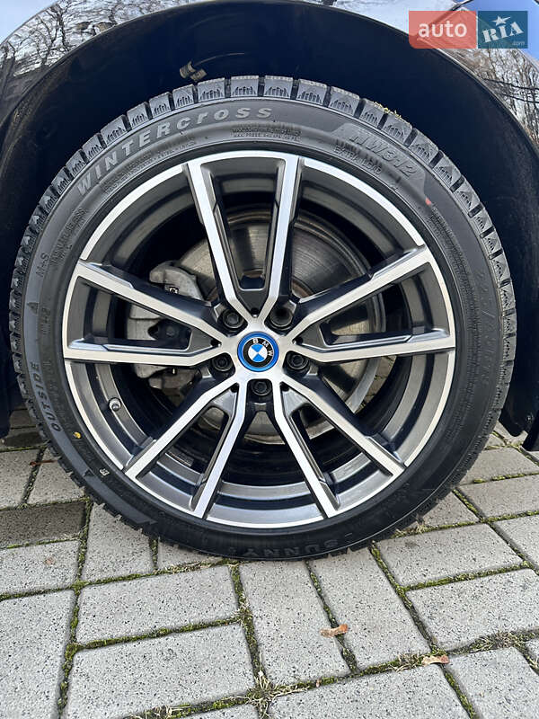 Седан BMW 3 Series 2022 в Києві