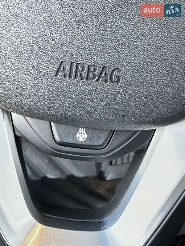 Седан BMW 3 Series 2022 в Києві