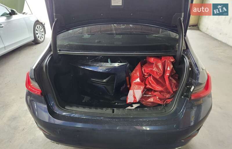 Седан BMW 3 Series 2019 в Киеве