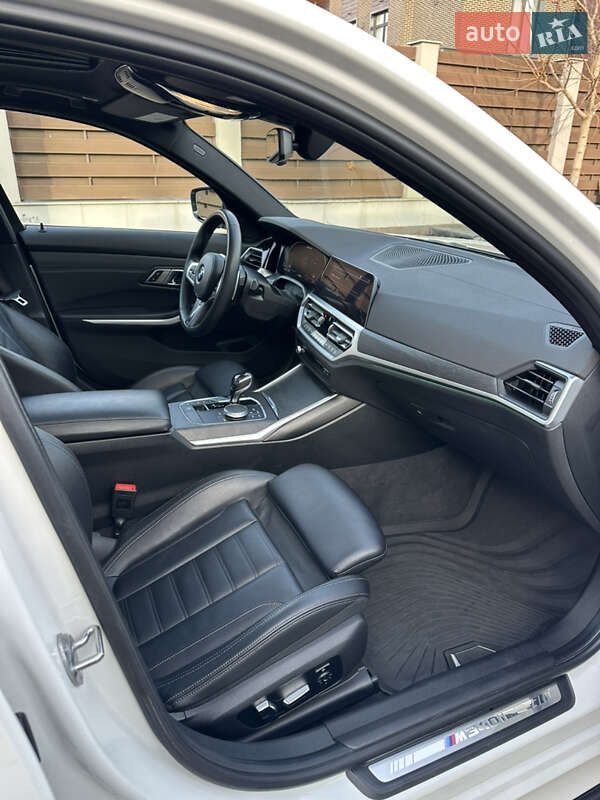 Седан BMW 3 Series 2019 в Киеве