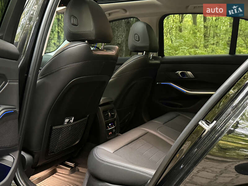 Седан BMW 3 Series 2019 в Тернополе