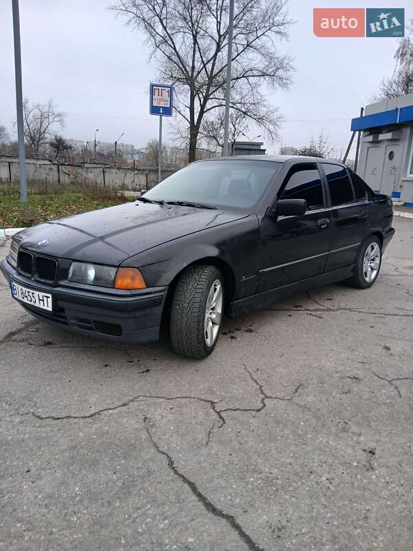 Седан BMW 3 Series 1995 в Кременчуге