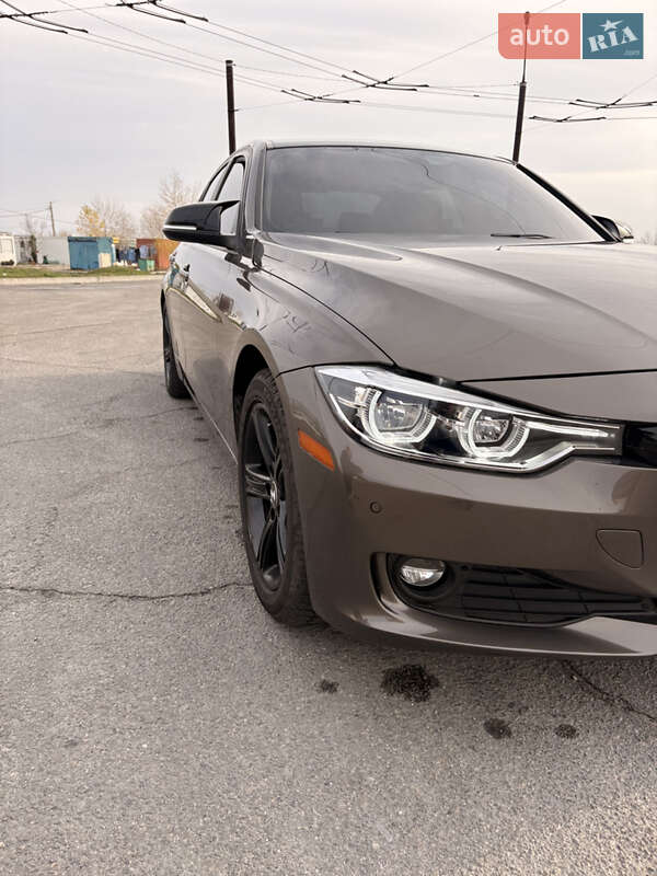 Седан BMW 3 Series 2014 в Запорожье