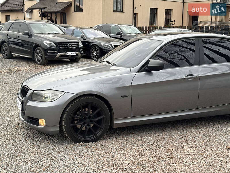 Седан BMW 3 Series 2010 в Стрые