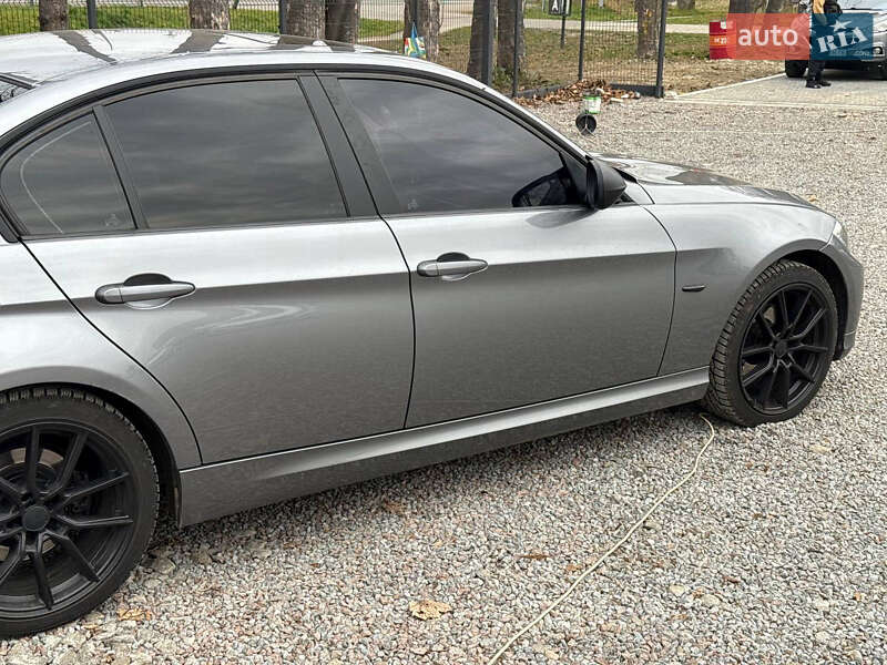 Седан BMW 3 Series 2010 в Стрые