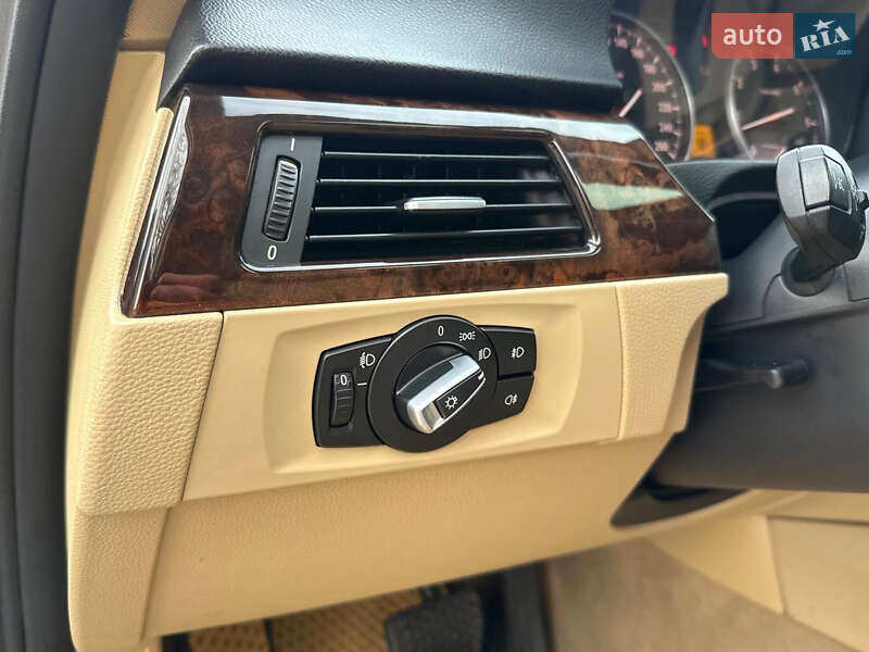 Седан BMW 3 Series 2010 в Стрые