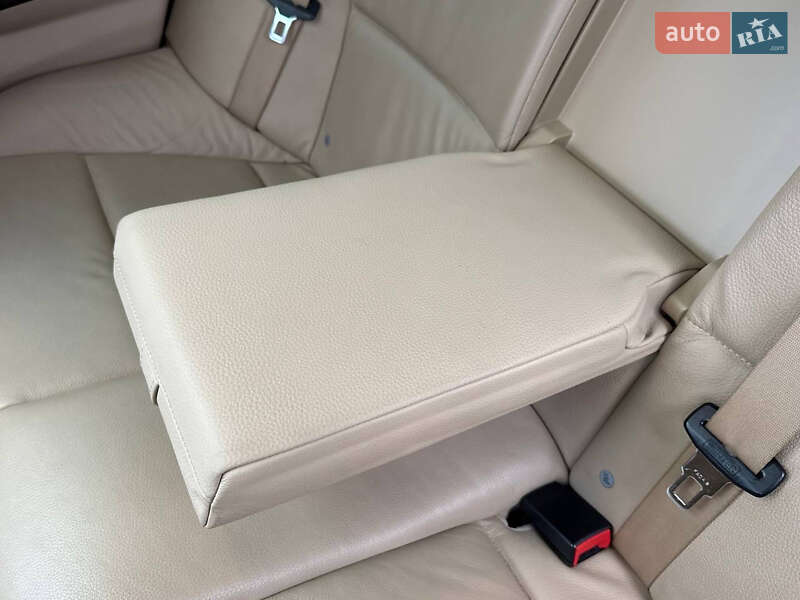 Седан BMW 3 Series 2010 в Стрые