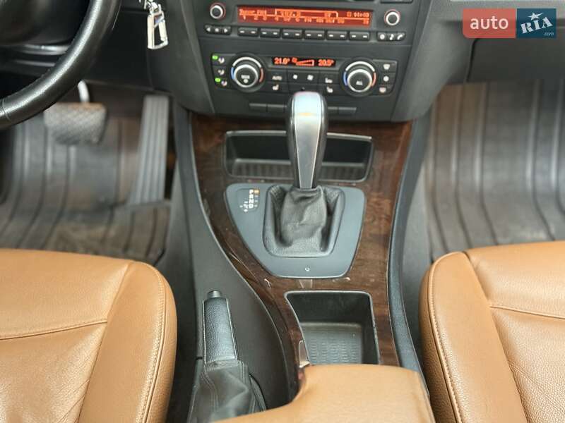 Седан BMW 3 Series 2011 в Днепре