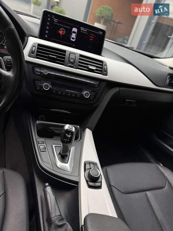 Седан BMW 3 Series 2013 в Киеве