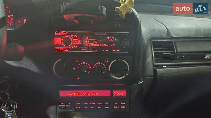 Седан BMW 3 Series 1993 в Львове