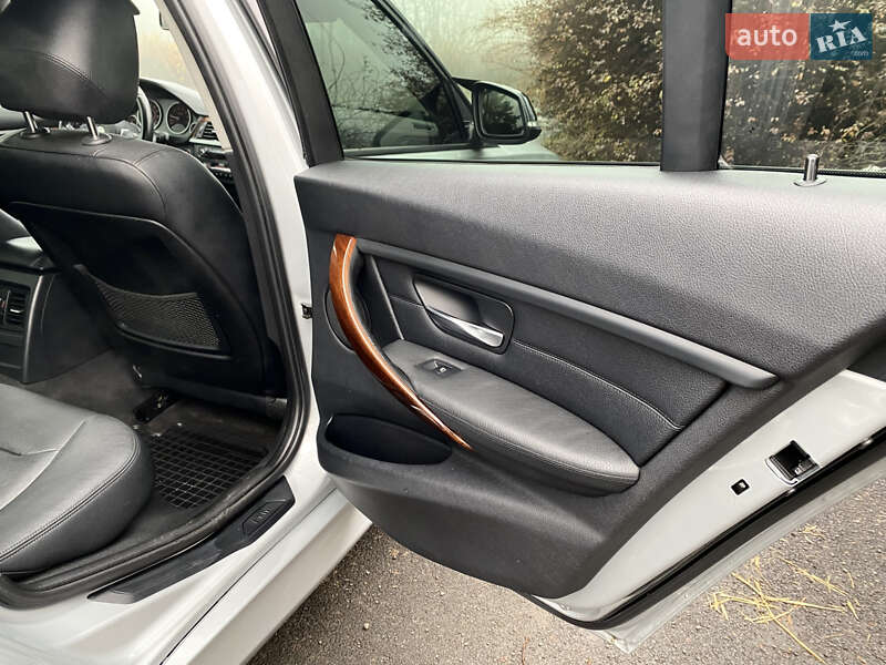 Седан BMW 3 Series 2012 в Ивано-Франковске фото 29 Седан BMW 3 Series 2012 в Ивано-Франковске