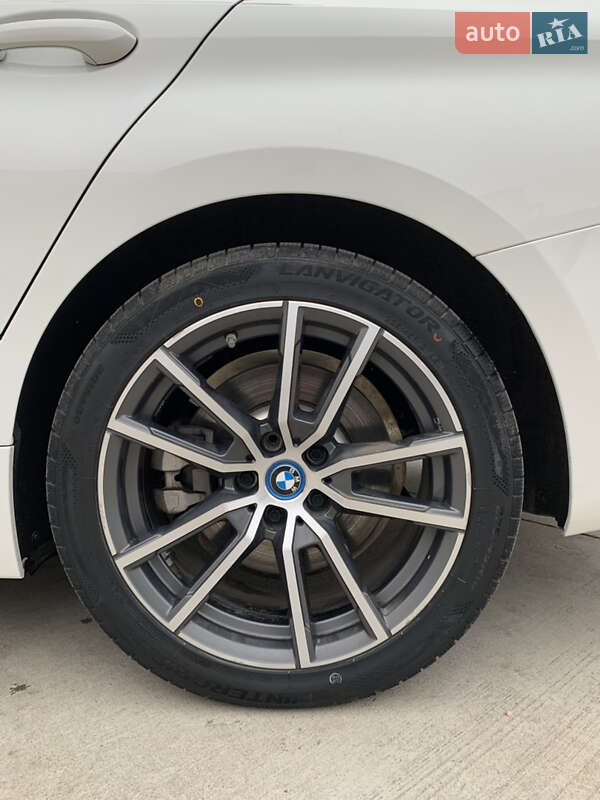 Седан BMW 3 Series 2022 в Луцке фото 13 Седан BMW 3 Series 2022 в Луцке