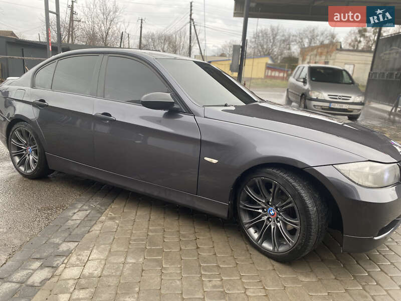 Седан BMW 3 Series 2005 в Тульчине