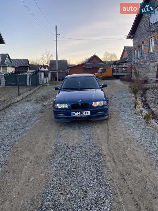 Седан BMW 3 Series 2001 в Надвірній