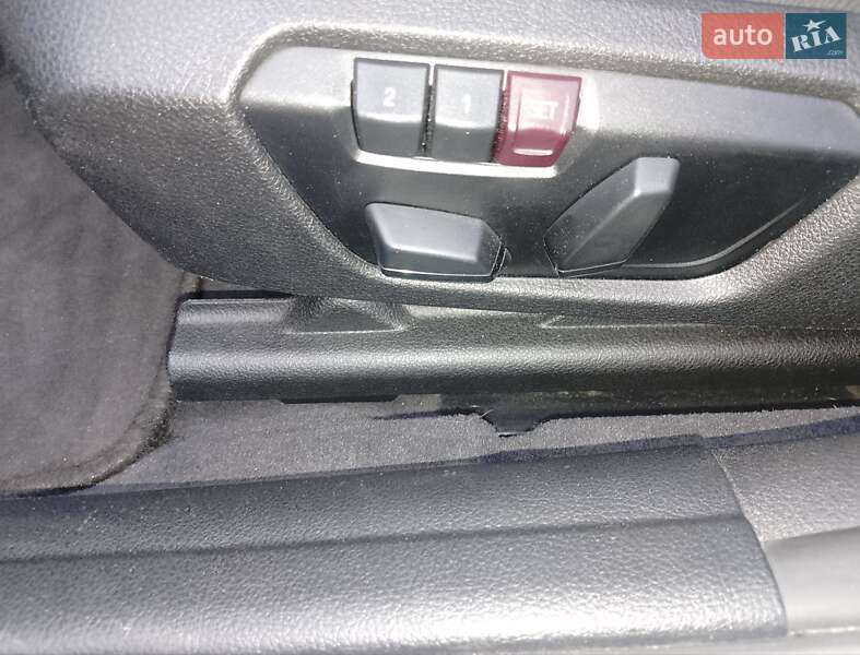 Седан BMW 3 Series 2015 в Киеве