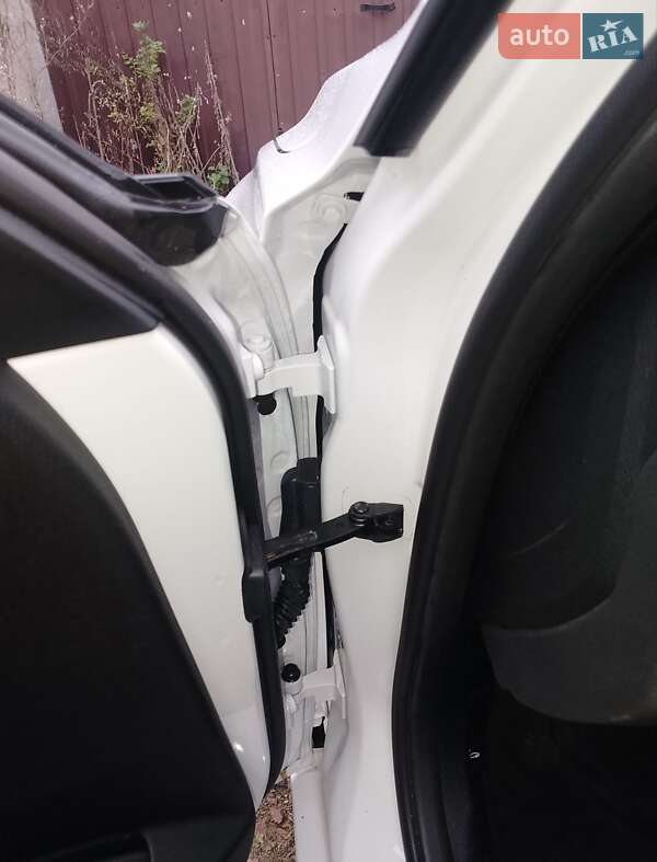 Седан BMW 3 Series 2015 в Киеве