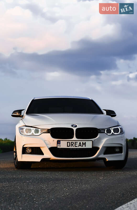 Седан BMW 3 Series 2015 в Николаеве