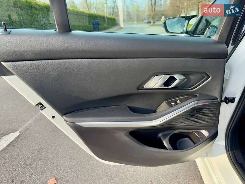 Седан BMW 3 Series 2020 в Киеве фото 47 Седан BMW 3 Series 2020 в Киеве