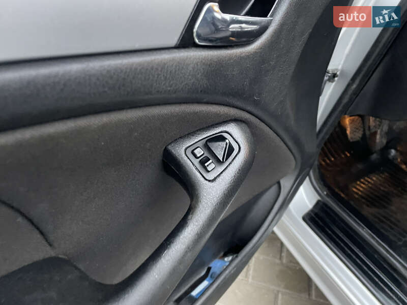 Универсал BMW 3 Series 2005 в Золочеве