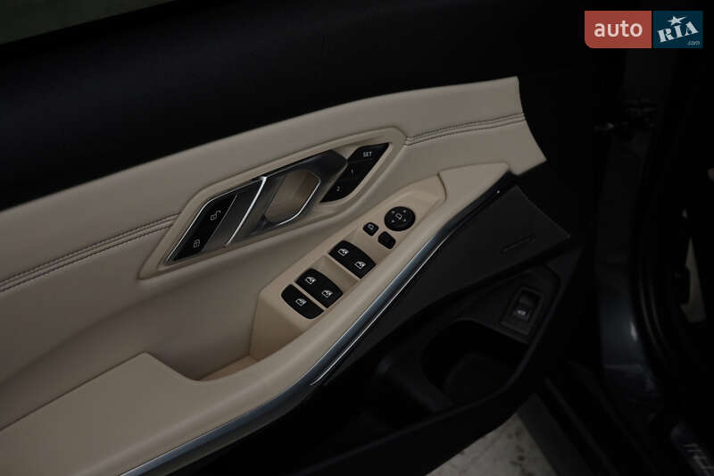 Седан BMW 3 Series 2019 в Киеве