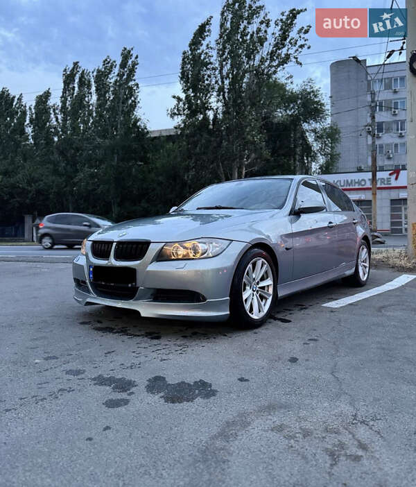 Седан BMW 3 Series 2005 в Миргороде