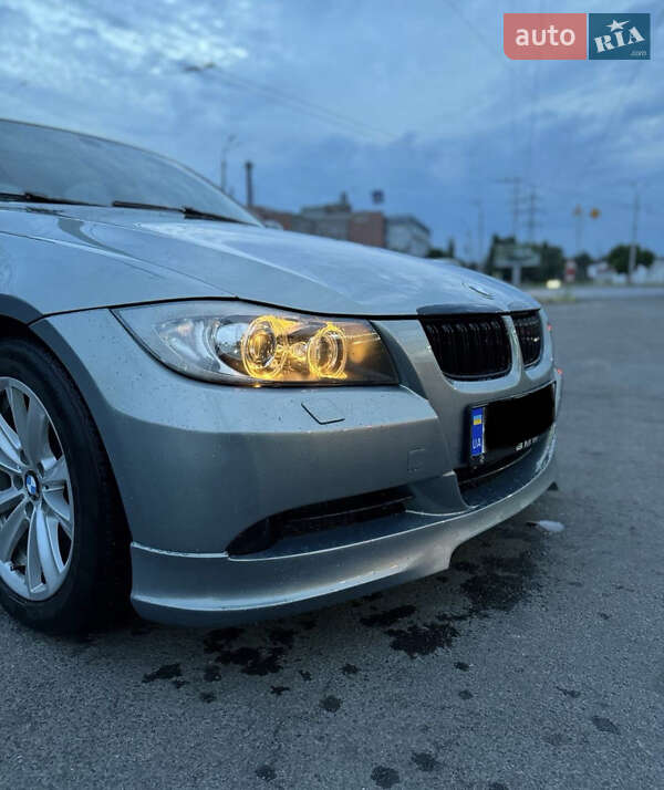 Седан BMW 3 Series 2005 в Миргороде