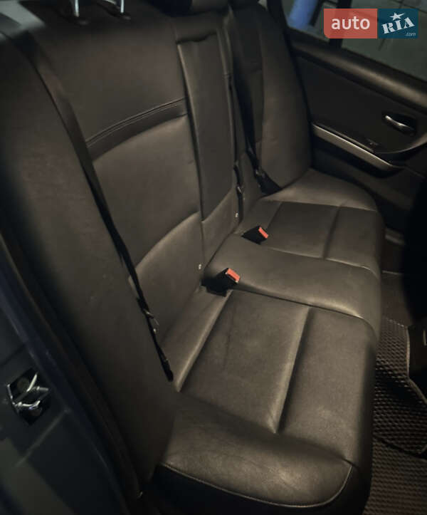 Седан BMW 3 Series 2005 в Миргороде