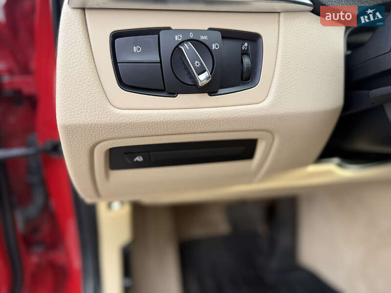 Седан BMW 3 Series 2013 в Киеве