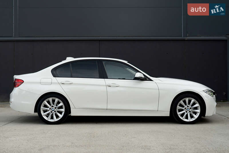 Седан BMW 3 Series 2018 в Киеве