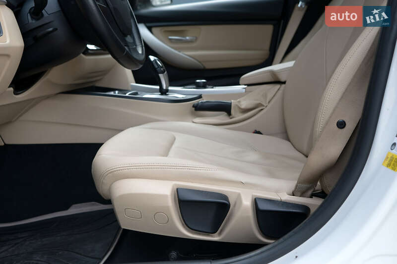 Седан BMW 3 Series 2018 в Киеве