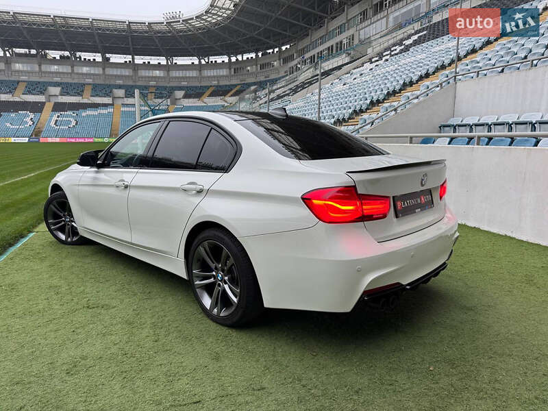 Седан BMW 3 Series 2017 в Одессе