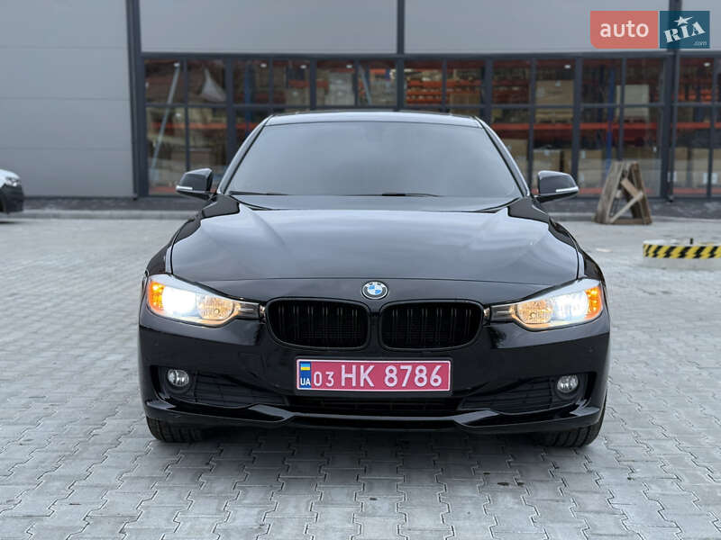 Седан BMW 3 Series 2015 в Калуше