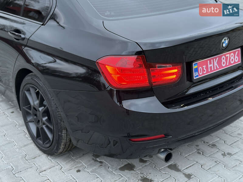 Седан BMW 3 Series 2015 в Калуше