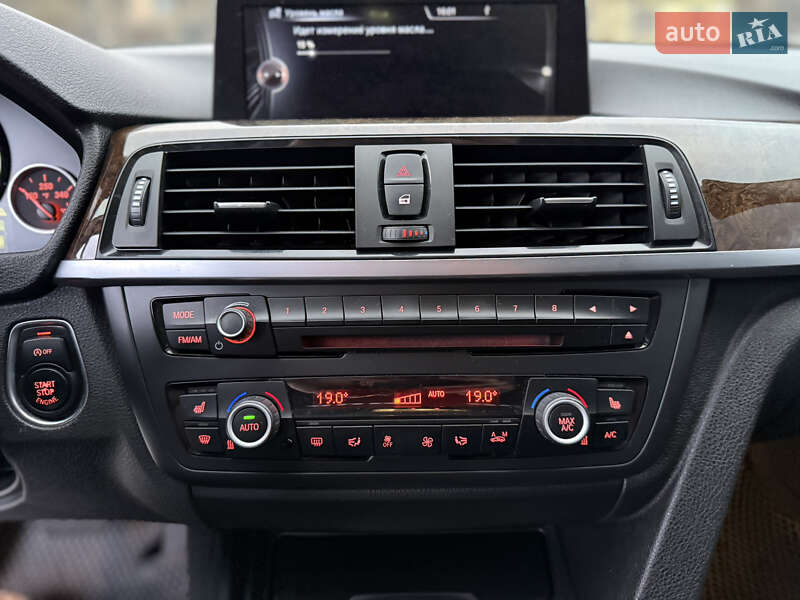 Седан BMW 3 Series 2015 в Калуше