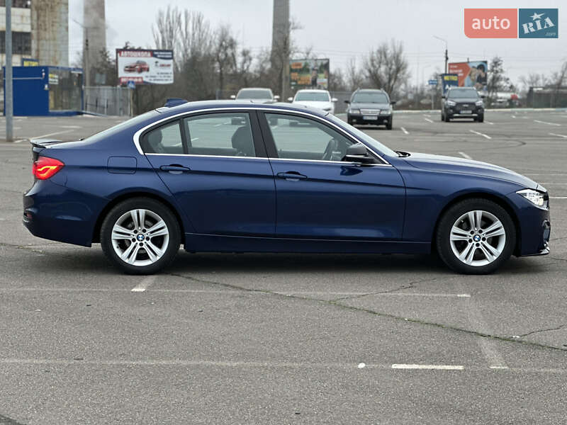 Седан BMW 3 Series 2017 в Кривом Роге