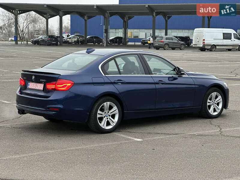 Седан BMW 3 Series 2017 в Кривом Роге