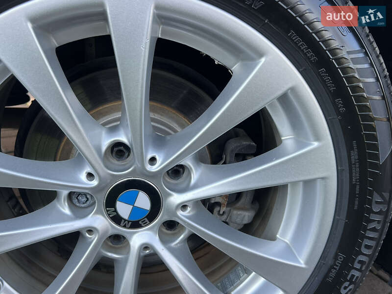 Седан BMW 3 Series 2017 в Косові