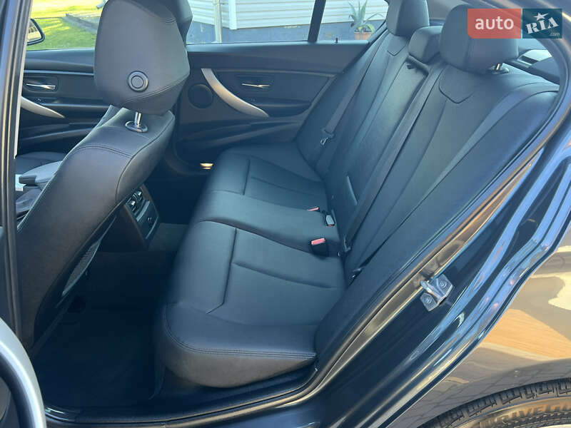 Седан BMW 3 Series 2017 в Косові